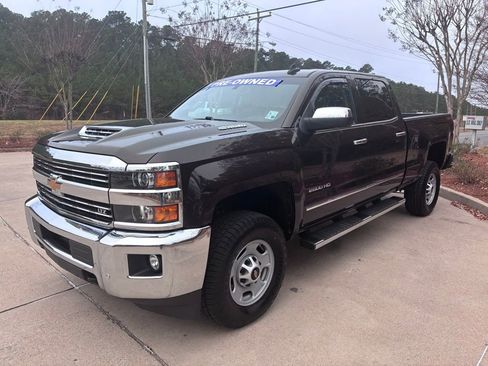 Used 2018 Chevrolet Silverado 2500 LTZ w/ Duramax Plus Package image 9