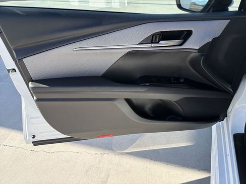 Certified 2025 Toyota Camry SE w/ Convenience Package image 9