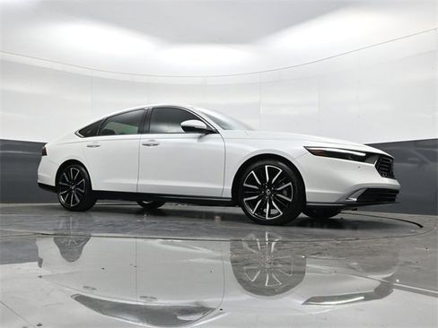 Used 2023 Honda Accord Touring image 31