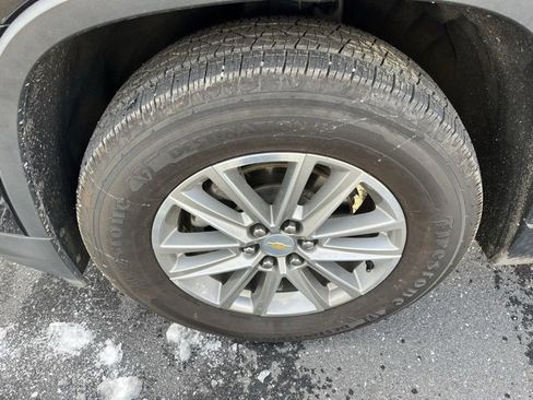 Used 2022 Chevrolet Traverse LT image 10