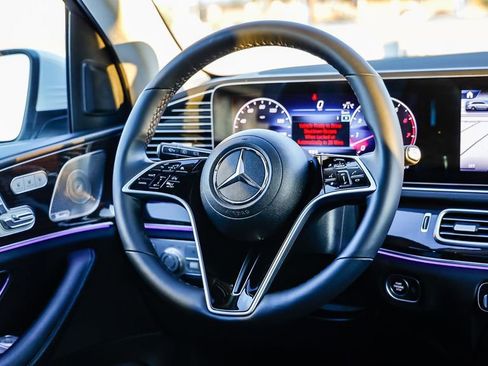 Used 2024 Mercedes-Benz GLS 450 4MATIC image 16