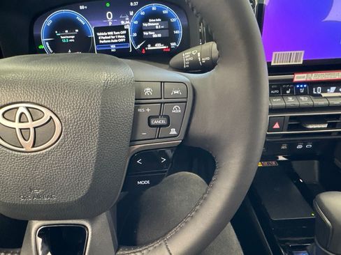 Used 2026 Toyota Camry XLE w/ Premium Package FWD image 20