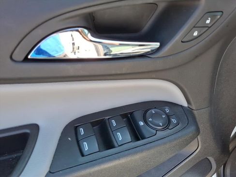 Used 2023 Chevrolet Equinox LT w/ Driver Convenience Package image 26