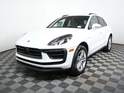 Used 2026 Porsche Macan AWD/4WD image 1