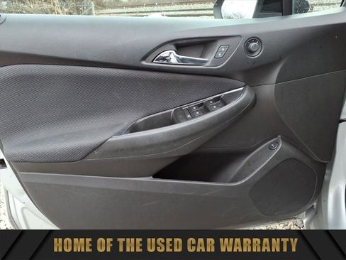 Used 2017 Chevrolet Cruze LT image 12