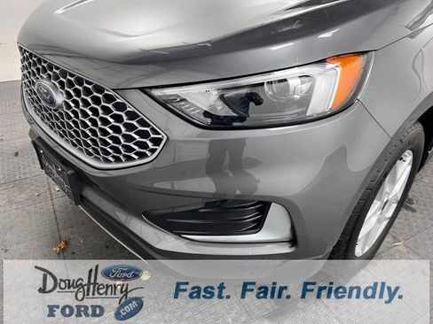 Used 2024 Ford Edge SEL image 8