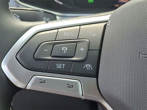 New 2025 Volkswagen Taos SEL image 18