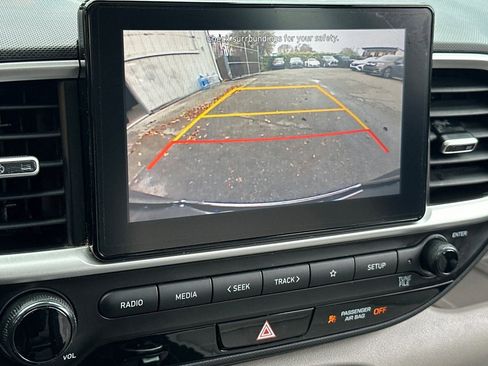 Used 2022 Hyundai Venue SEL w/ Cargo Package image 24