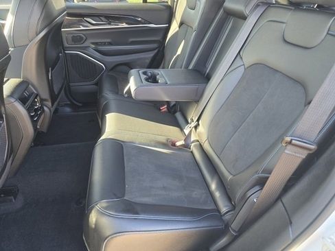 Used 2022 Jeep Grand Cherokee Trailhawk image 44