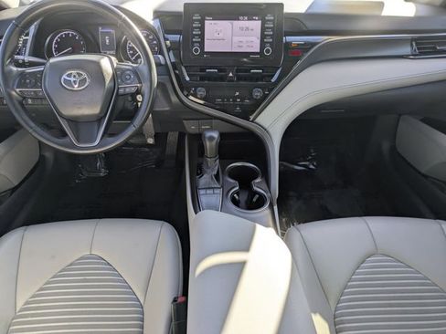 Used 2023 Toyota Camry SE image 12