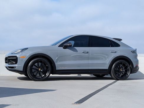 Used 2022 Porsche Cayenne Turbo GT AWD/4WD image 2