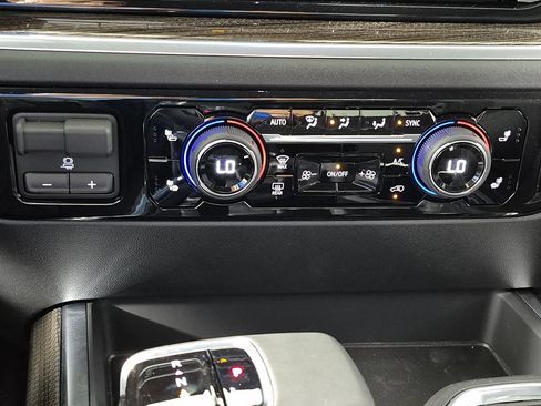 New 2026 Chevrolet Silverado 1500 RST w/ LPO, Dark Essentials Package AWD/4WD image 20
