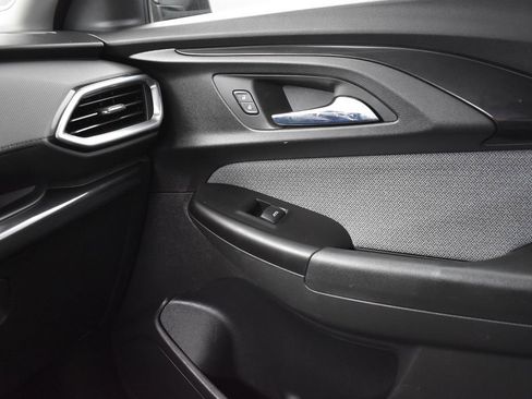 Used 2022 Chevrolet TrailBlazer LT w/ LPO, Blackout Package image 23
