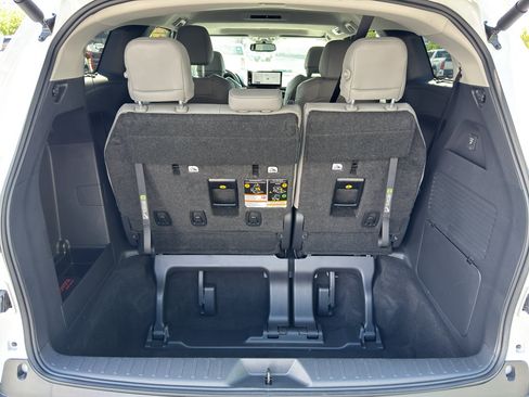Certified 2026 Toyota Sienna XLE AWD/4WD image 9