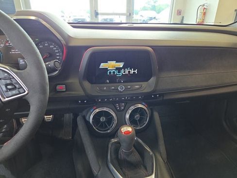 Used 2018 Chevrolet Camaro ZL1 RWD image 26