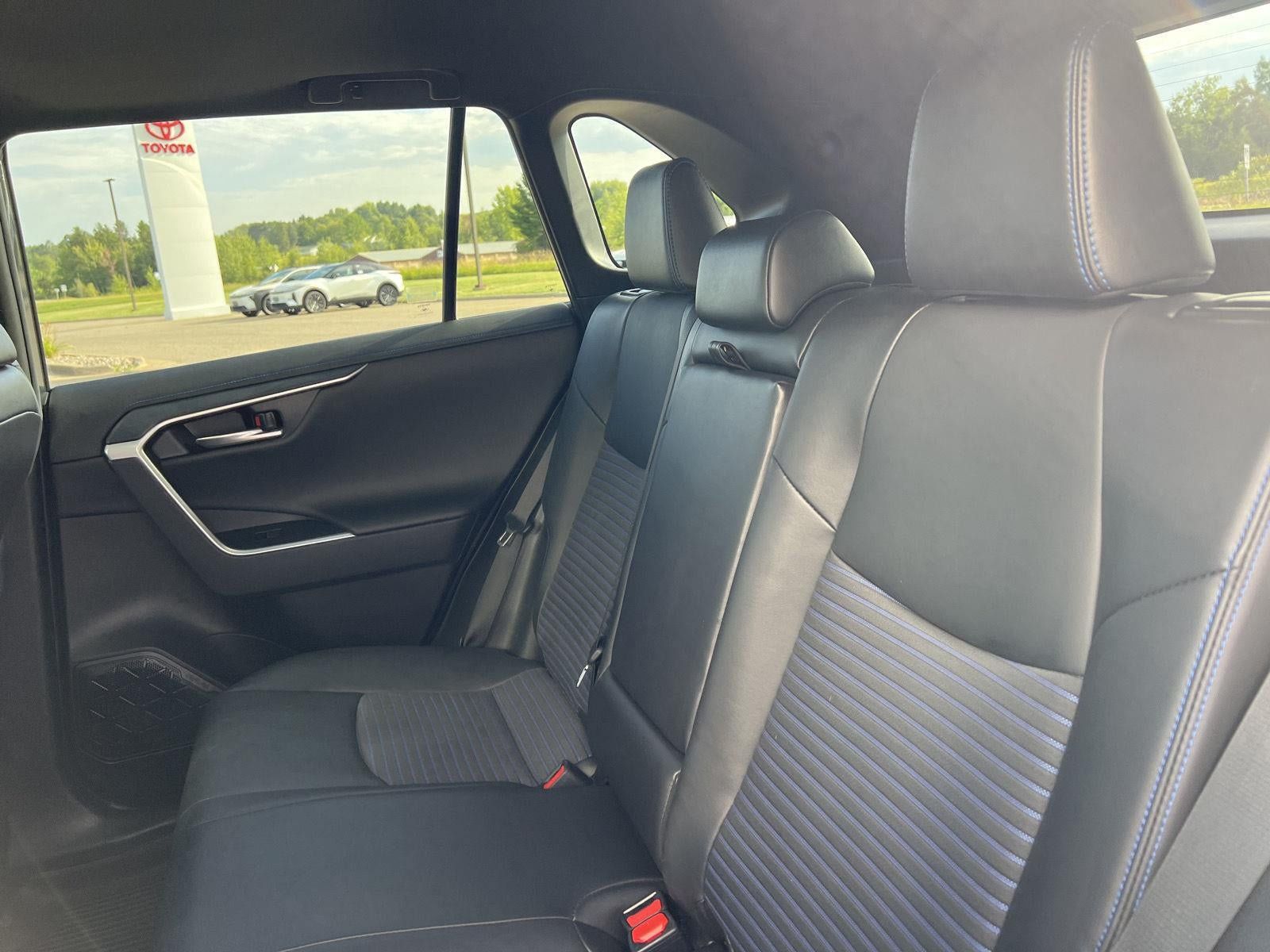 Used 2023 Toyota RAV4 XSE AWD/4WD image 15