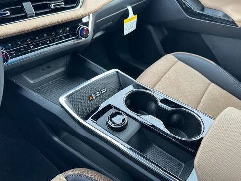 New 2026 Chevrolet Equinox ACTIV w/ Convenience Package III AWD/4WD image 45