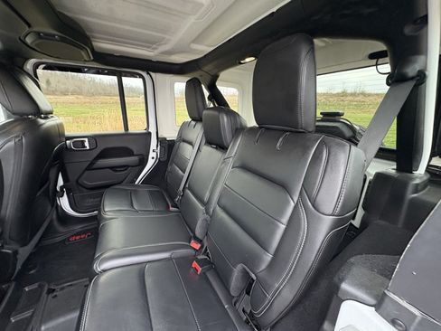 Used 2021 Jeep Wrangler Unlimited Sahara AWD/4WD image 25