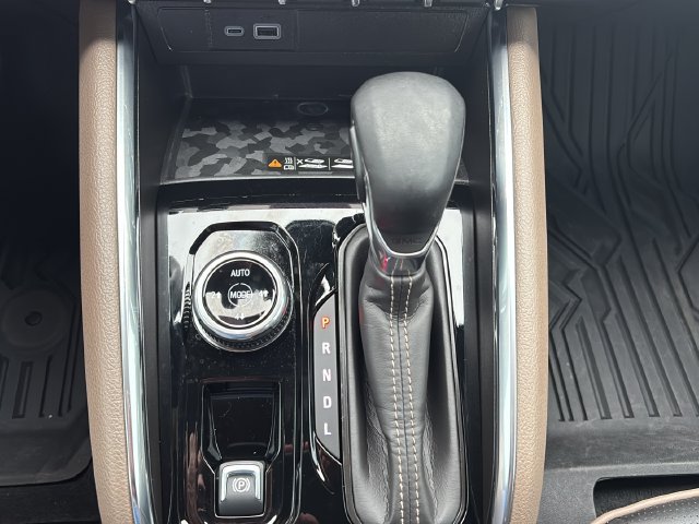 Used 2025 GMC Canyon Denali AWD/4WD image 23