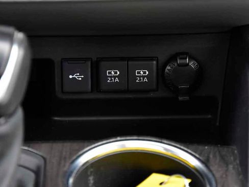 Used 2021 Toyota Highlander Limited image 26