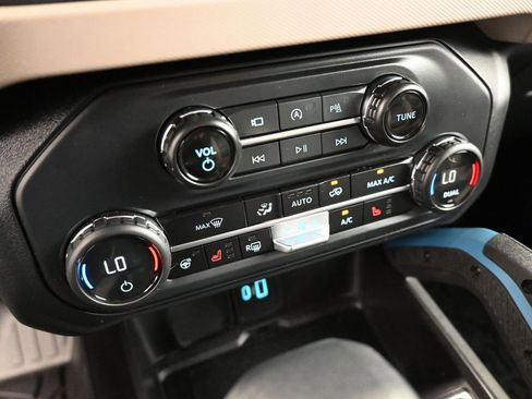 Certified 2023 Ford Bronco Wildtrak image 17