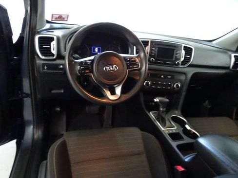 Used 2018 Kia Sportage LX AWD/4WD image 4