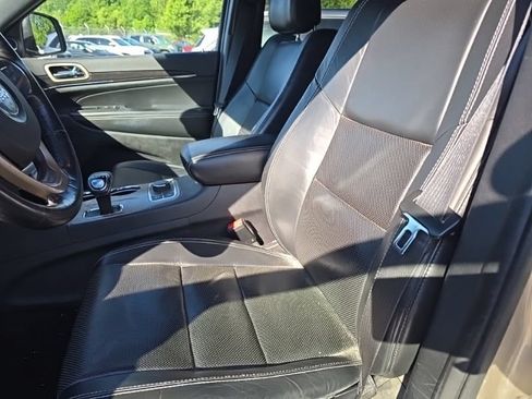 Used 2014 Jeep Grand Cherokee Limited w/ Luxury Group II AWD/4WD image 11