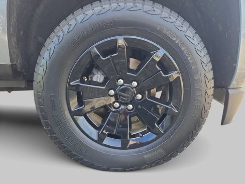 Used 2018 Chevrolet Colorado LT AWD/4WD image 38