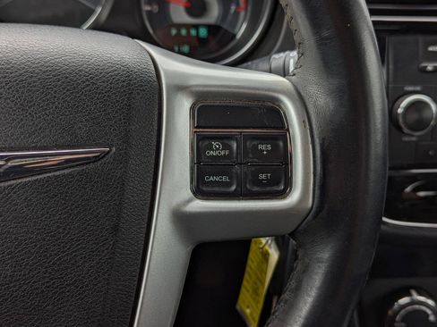 Used 2013 Chrysler 200 Limited FWD image 21