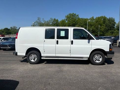 Used 2024 Chevrolet Express 2500 w/ Driver Convenience Package RWD image 10