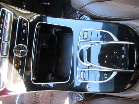 Used 2017 Mercedes-Benz E 300 4MATIC w/ Premium 3 Package image 16