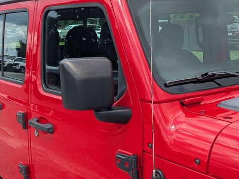 Used 2023 Jeep Gladiator Sport AWD/4WD image 10