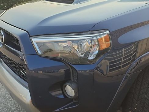 Used 2018 Toyota 4Runner TRD Off-Road AWD/4WD image 31