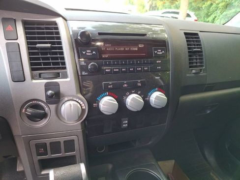Used 2010 Toyota Tundra 4x4 Double Cab image 11