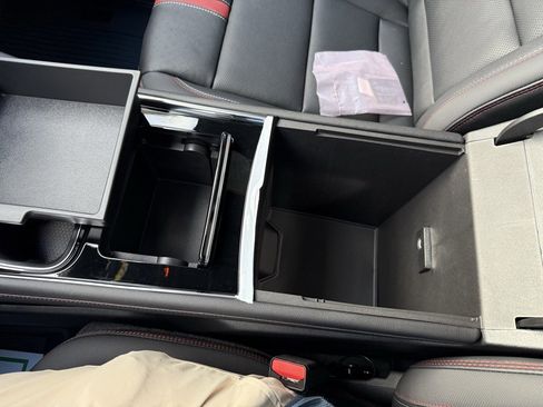 New 2026 Chevrolet Traverse RS w/ LPO, Floor Liner Package image 37