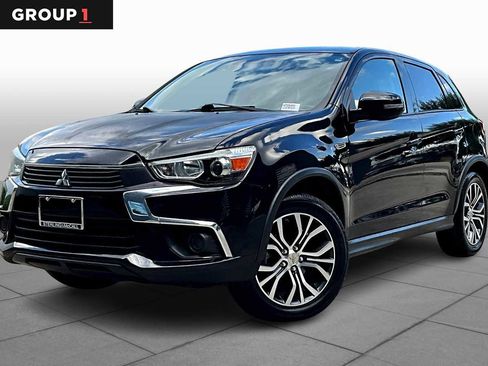 Used 2017 Mitsubishi Outlander Sport ES image 1