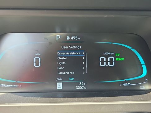 Used 2025 Hyundai Elantra Blue image 17