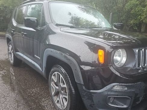 Used 2015 Jeep Renegade Latitude w/ Popular Equipment Group AWD/4WD image 2