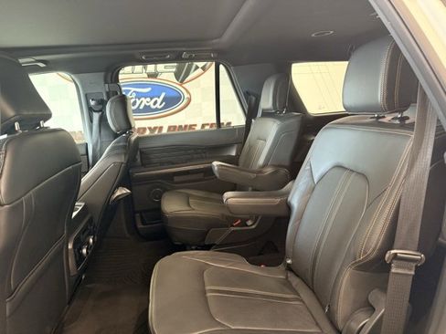 Used 2023 Ford Expedition Platinum image 20