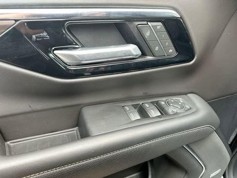 Used 2025 Chevrolet Tahoe Premier image 13