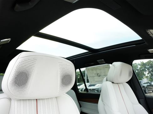 New 2026 Cadillac Vistiq Sport w/ LPO, Floor Liner Package image 26