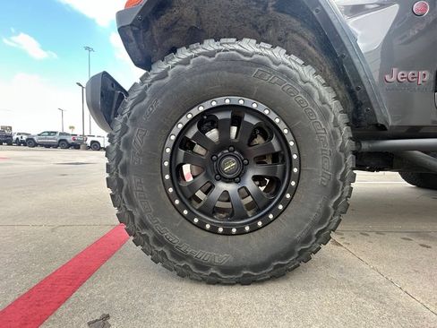 Used 2021 Jeep Wrangler Unlimited Rubicon AWD/4WD image 6