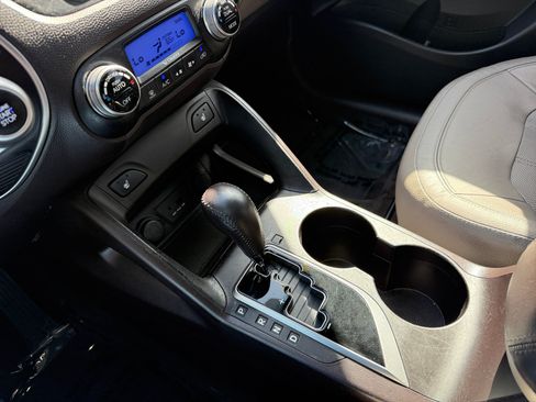 Used 2013 Hyundai Tucson Limited AWD/4WD image 13
