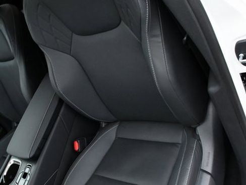 Used 2025 Lexus RX 350h image 17