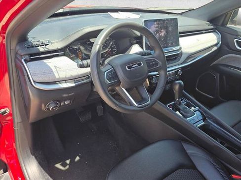 Used 2024 Jeep Compass Trailhawk AWD/4WD image 9