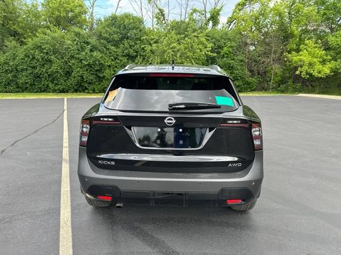 Used 2026 Nissan Kicks SV w/ SV Premium Package AWD/4WD image 4