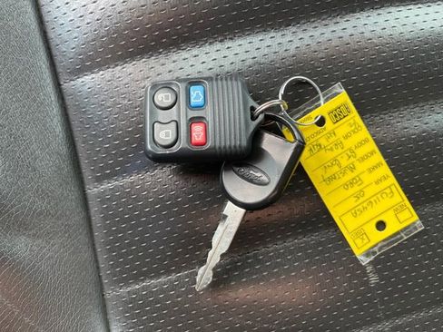 Used 2005 Ford Mustang GT RWD image 20