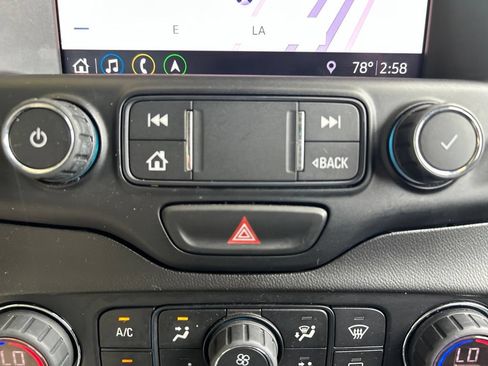 Used 2020 GMC Terrain SLT w/ Preferred Package FWD image 16