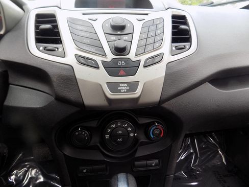Used 2013 Ford Fiesta SE FWD image 14