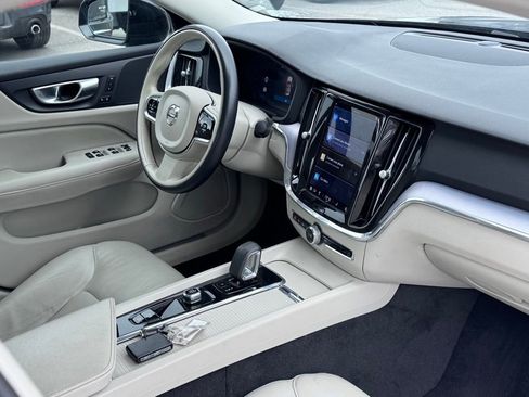 Used 2024 Volvo S60 B5 Core image 7